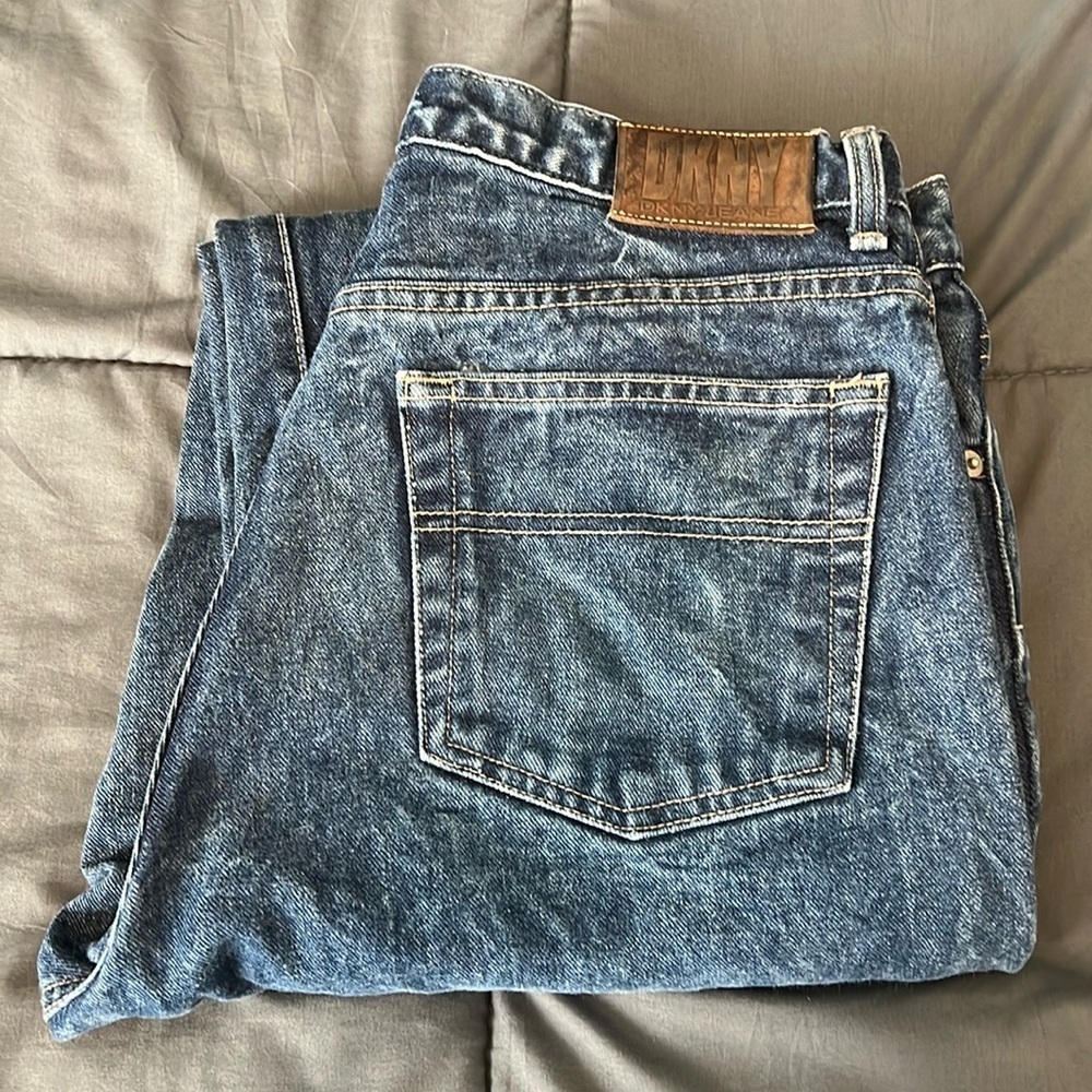 DKNY Medium Wash Straight Leg Jean Size 32